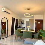 The Marina Place, 7 Minutes From The Sea, 9 Pools