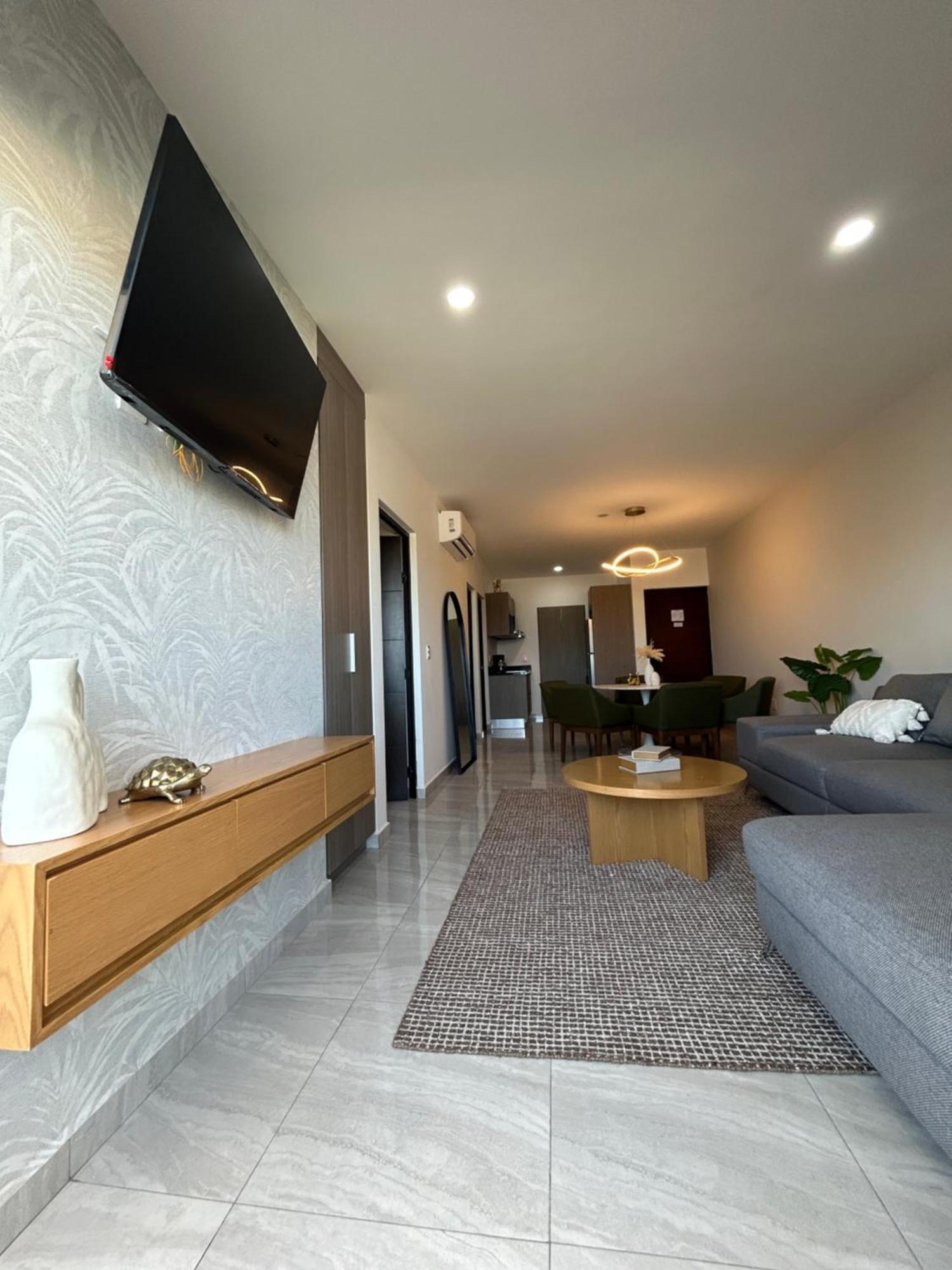 The Marina Place, 7 Minutes From The Sea, 9 Pools Apartamento *