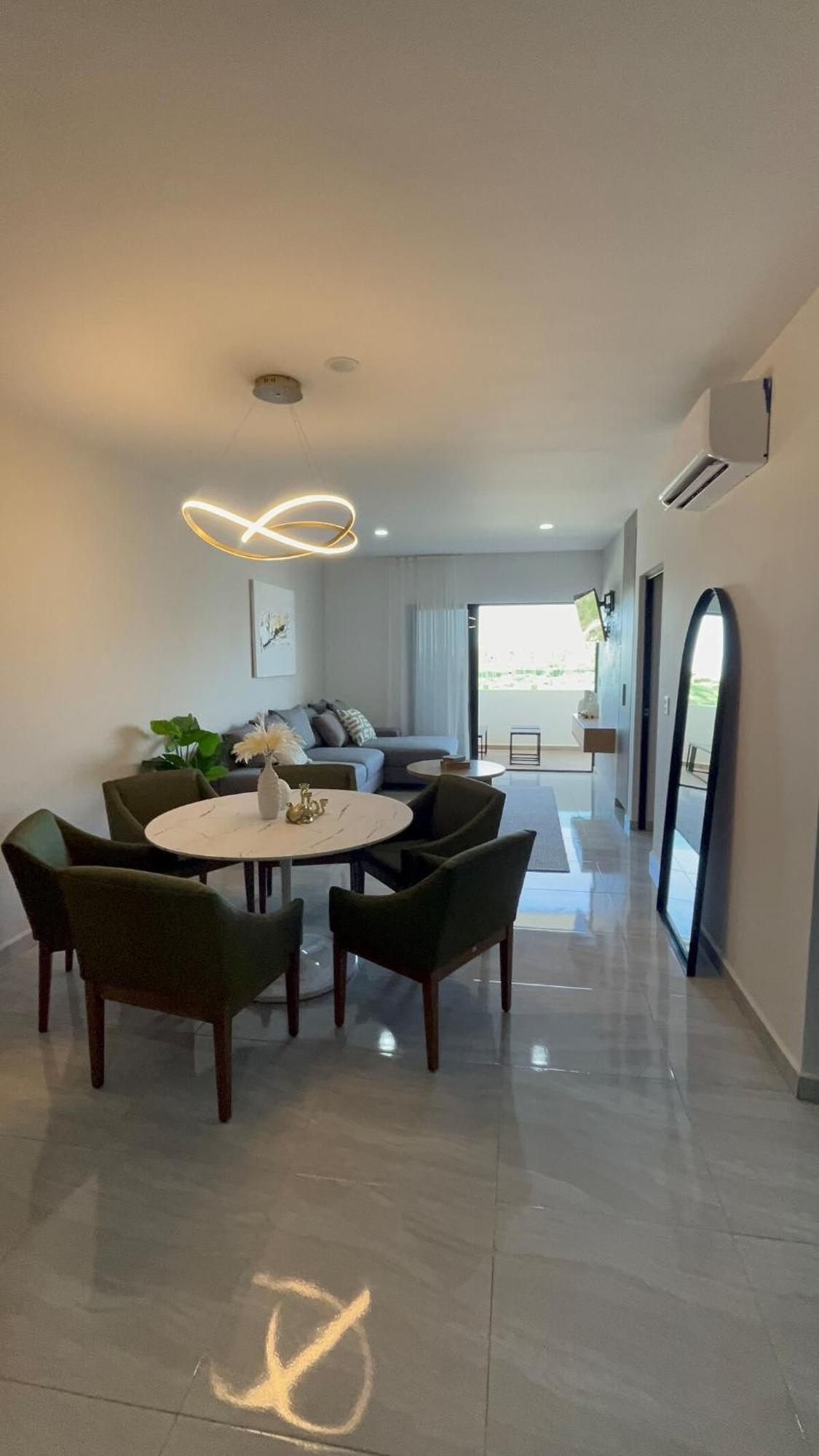 Apartamento The Marina Place, 7 Minutes From The Sea, 9 Pools